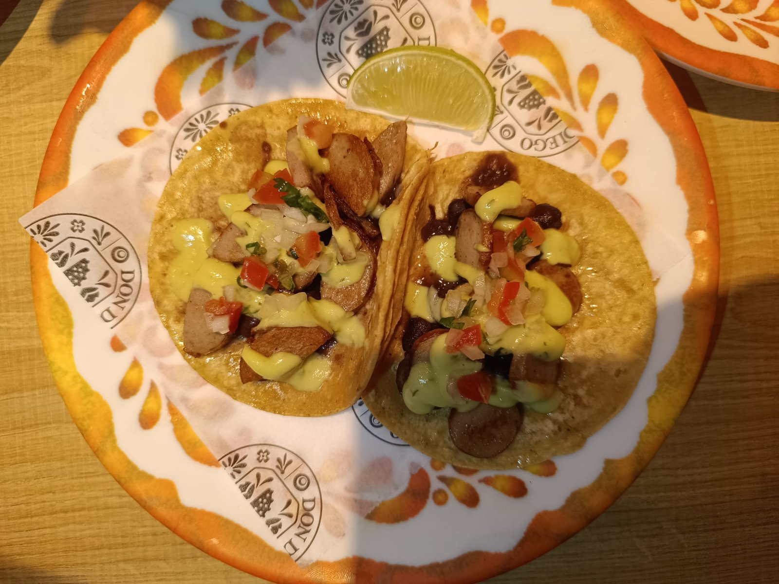 Salchicha y Salsa Verde